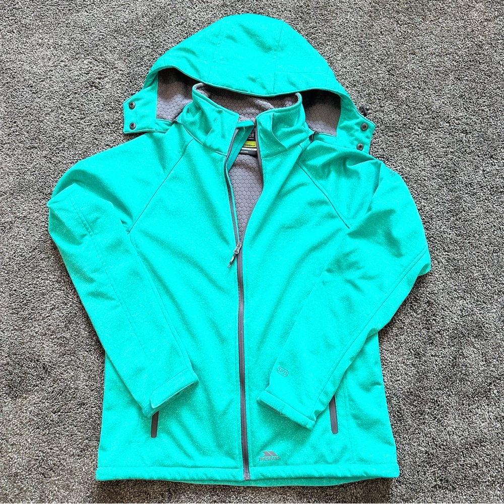 Trespass Softshell Ski Jacket With Removable Hood. - image 2